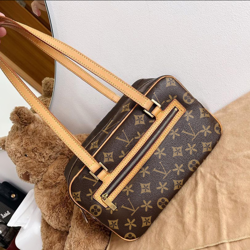 Woman M46321 cite luxury designer the tote bags Womens clutch bag Mens 7A quality brown flower purse handbag shopping mini Pochette Leather crossbody shoulder bags, Mon0gram
Woman M46321 cite luxury designer the tote bags Womens clutch bag Mens 7A quality brown flower purse handbag shopping mini Pochette Leather crossbody shoulder bags, Mon0gram