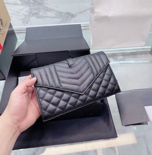 Designer tote bag handbags shoulder bag woc caviar envelope bag chain bag fashion bag V pattern quilted women one shoulder crossbody bag messenger bag 22CM, Black
Designer tote bag handbags shoulder bag woc caviar envelope bag chain bag fashion bag V pattern quilted women one shoulder crossbody bag messenger bag 22CM, Black