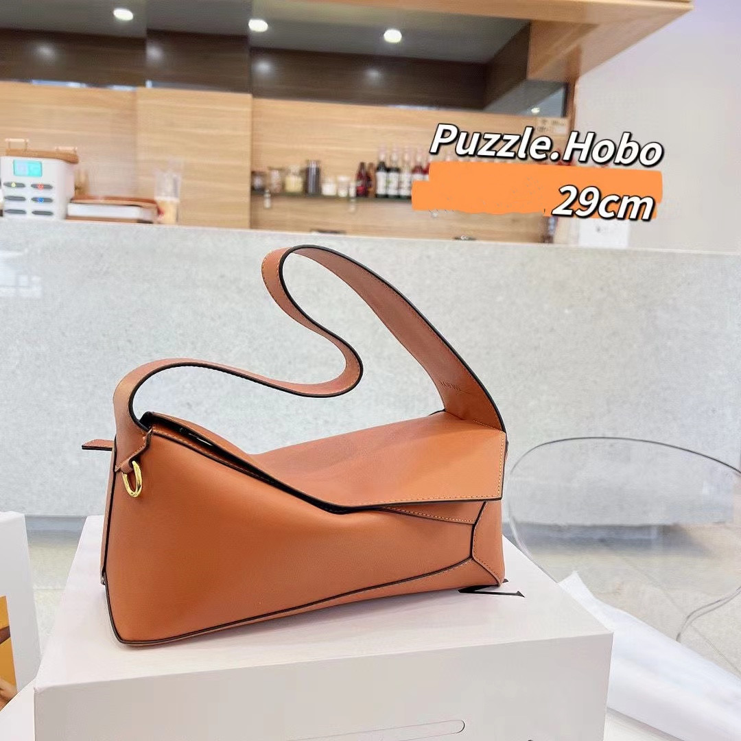 5AAA Designer Bag Women's Handbag High-end leather new single shoulder bag fashion large capacity handbag classic luxury women's underarm bag
5AAA Designer Bag Women's Handbag High-end leather new single shoulder bag fashion large capacity handbag classic luxury women's underarm bag