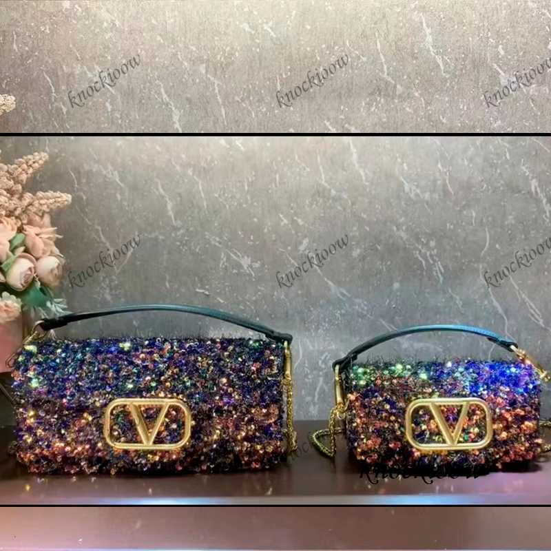Designer bag baguette tote 3D embroidery mini handbag detachable handle and chain handcrafted faux crystal bead and sequin embroidery design shoulder bag, 20*11*5cm
Designer bag baguette tote 3D embroidery mini handbag detachable handle and chain handcrafted faux crystal bead and sequin embroidery design shoulder bag, 20*11*5cm