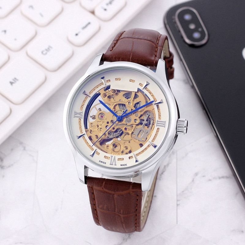 Role WristWatches for men 2023 New mens Watches 43mm Three stitches Automatic mechanical Watch Top Luxury Brand leather Strap men Fashion Montre de luxe
Role WristWatches for men 2023 New mens Watches 43mm Three stitches Automatic mechanical Watch Top Luxury Brand leather Strap men Fashion Montre de luxe