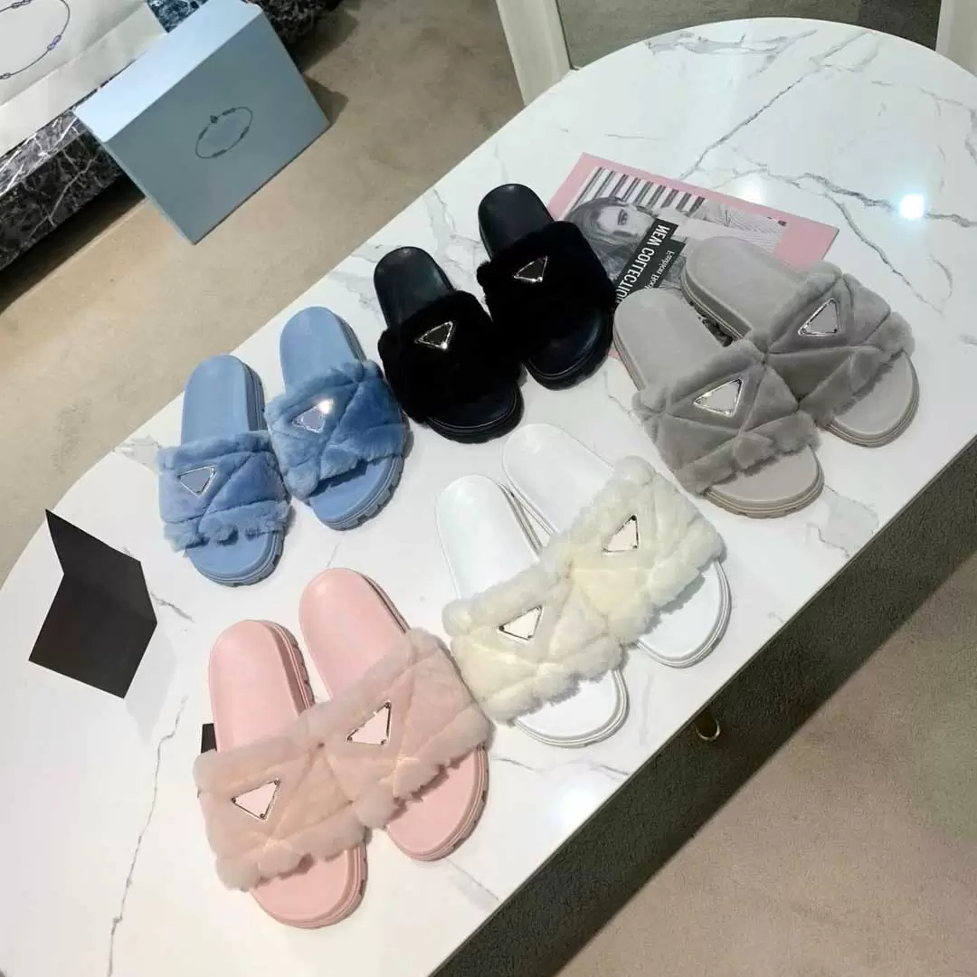 New Luxurys Designers Women Slippers Wool Slide Winter fur Fluffy Furry letters Sandals Warm Comfortable Slides Fuzzy Girl Flip Flop Slipper
New Luxurys Designers Women Slippers Wool Slide Winter fur Fluffy Furry letters Sandals Warm Comfortable Slides Fuzzy Girl Flip Flop Slipper