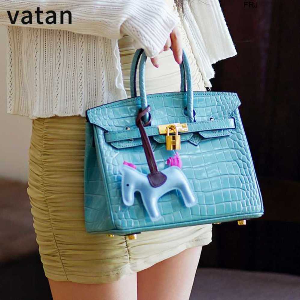 Designer Birkin Bags Herms Leather Womens Bag Large Capacity Crocodile Platinum frj Have Logo, Hlc2022 pink 25cm 
Designer Birkin Bags Herms Leather Womens Bag Large Capacity Crocodile Platinum frj Have Logo, Hlc2022 pink 25cm