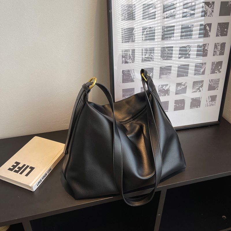 Evening Bags Ladies Casual Shoulder Bags Fashion Shopping Bags Solid Color Retro Large Bags Luxury Designer Ladies Bags Zipper Ladies Bags 230413, Black
Evening Bags Ladies Casual Shoulder Bags Fashion Shopping Bags Solid Color Retro Large Bags Luxury Designer Ladies Bags Zipper Ladies Bags 230413, Black
