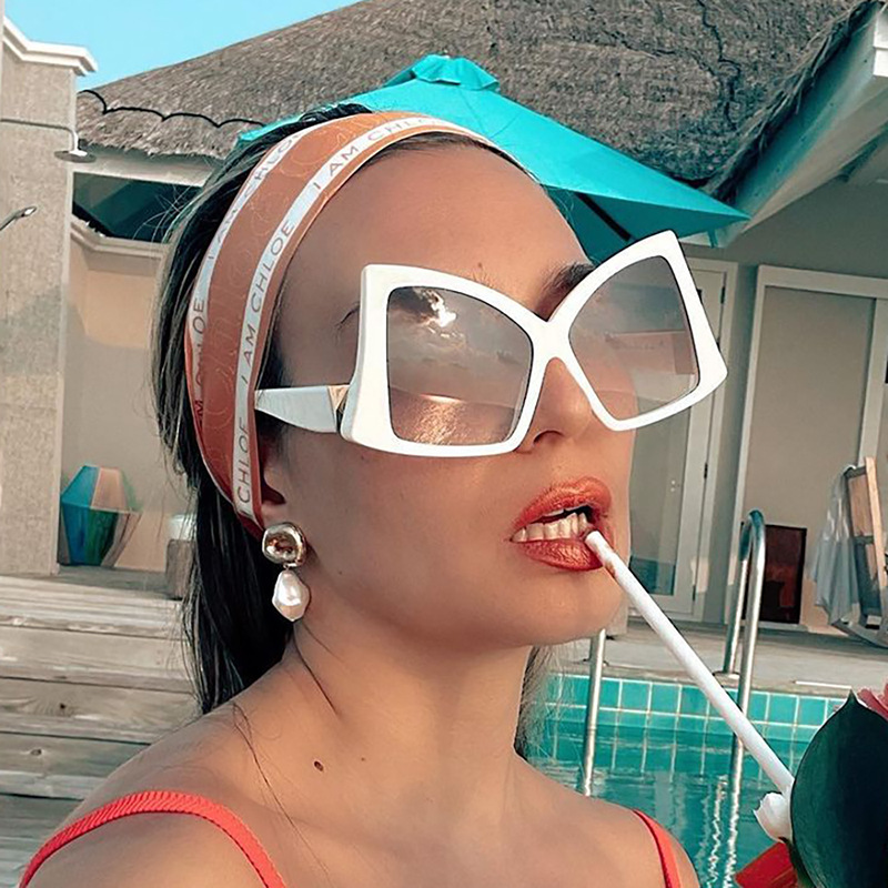 Fashion designer butterfly oversized sunglasses for women summer beach vocation chic modern shades sun glasses eyewear gifts with box case UV proof anti glare
Fashion designer butterfly oversized sunglasses for women summer beach vocation chic modern shades sun glasses eyewear gifts with box case UV proof anti glare