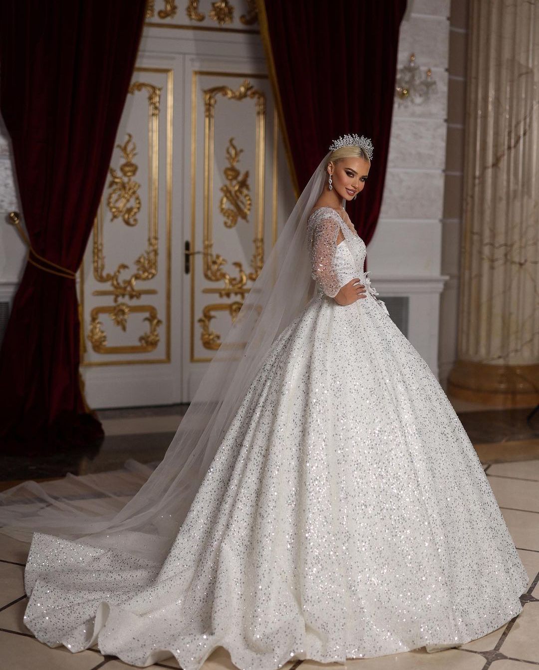 Ball Gown Wedding Dresses Long Sleeves V Neck Sequins Appliques 3D Lace Shiny Beaded Ruffles Formal Dress Bridal Gowns Plus Size Custom Made Vestido d