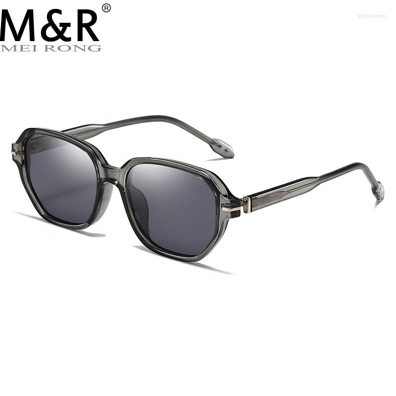 Sunglasses Korean Version Fashion Plate Round Women's Polarizing Mirror Retro Transparent Frame Men's Outdoor Sun Protection
Sunglasses Korean Version Fashion Plate Round Women's Polarizing Mirror Retro Transparent Frame Men's Outdoor Sun Protection