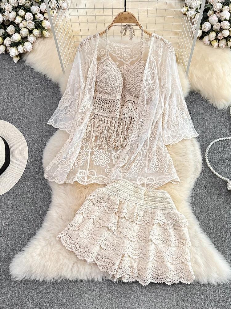 Women's Tracksuits Fashion Seaside Beach Swim Shorts Suit For Women Sexy Lace Sunscreen Cardigan V-neck Vest Three-piece High Waist Wide Leg, White
Women's Tracksuits Fashion Seaside Beach Swim Shorts Suit For Women Sexy Lace Sunscreen Cardigan V-neck Vest Three-piece High Waist Wide Leg, White