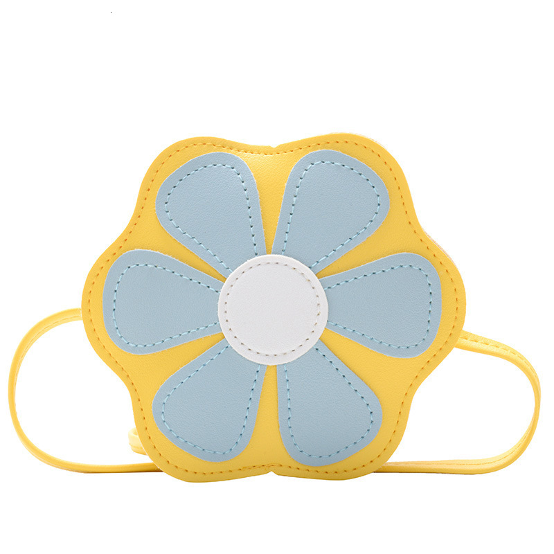 Backpacks Little Girl Princess Bag Baby Autumn and Winter Fashion Cute Super Children Messenger Flowers s for s 230412