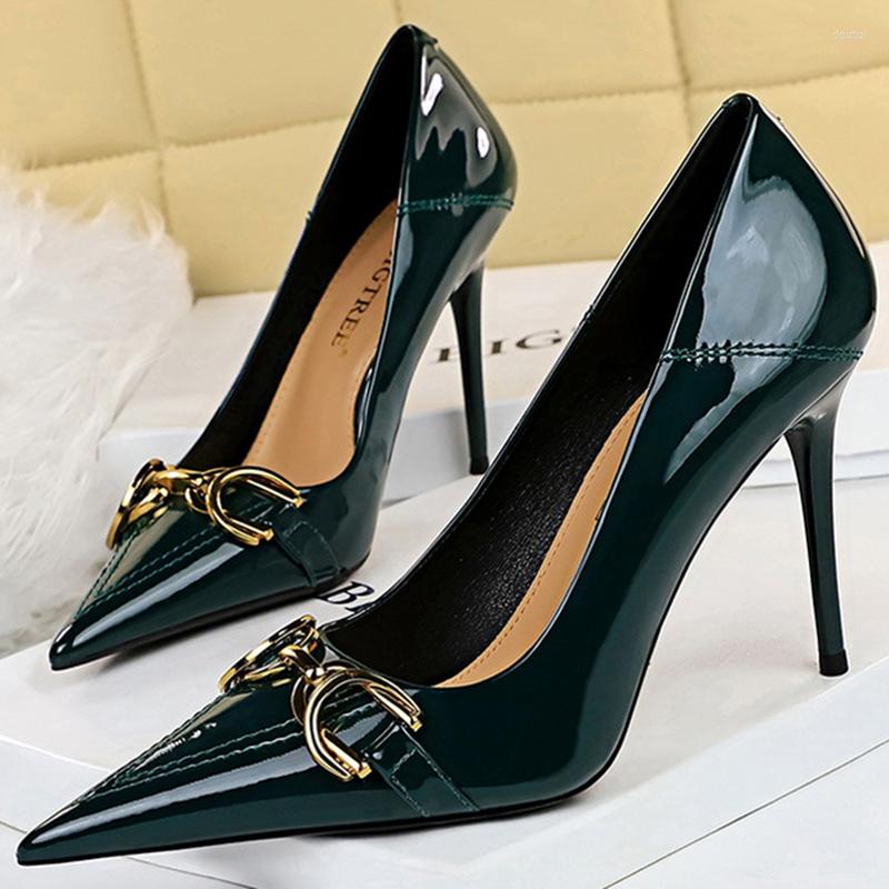 Dress Shoes 2023 Women Fetish 10cm High Heels Plus Size Scarpin Pumps Lady Green Nude Stripper Patent Leather Wedding Bridal, Red
Dress Shoes 2023 Women Fetish 10cm High Heels Plus Size Scarpin Pumps Lady Green Nude Stripper Patent Leather Wedding Bridal, Red