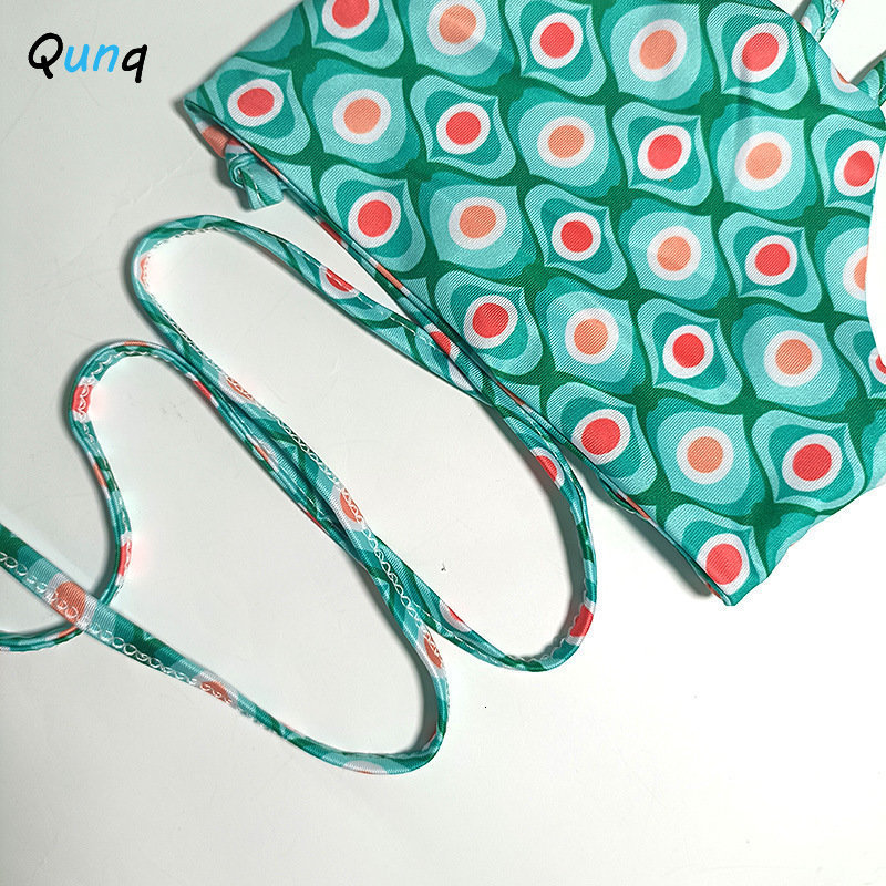 Clothing Sets Qunq Summer INS Girls Vest Square Collar Backless Bind Print Top Flared Trousers 2 Pieces Set Casual Kids Clouthes Age 3 T 8T 230412