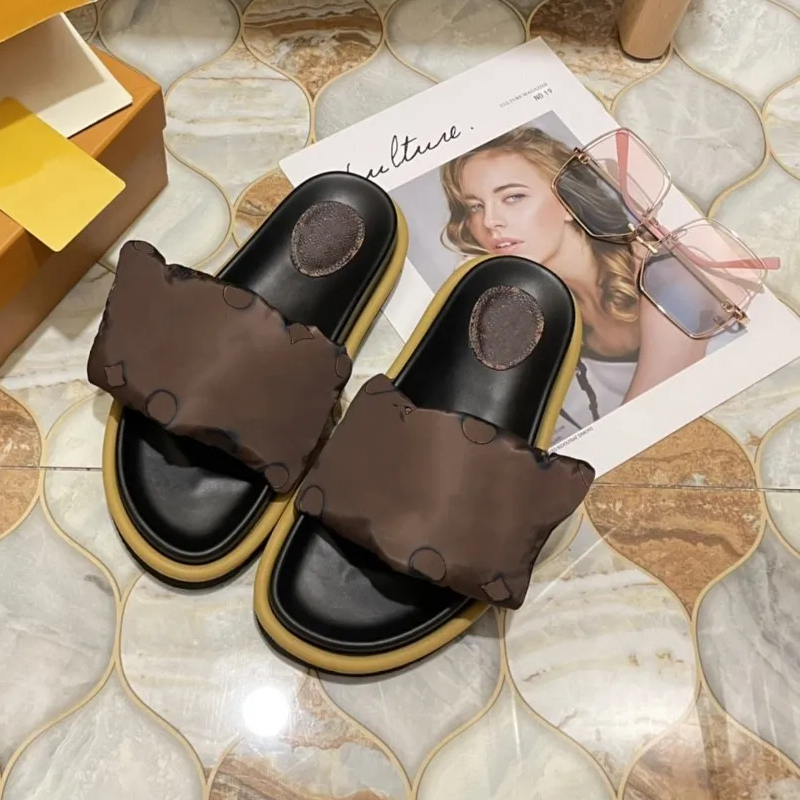 Luxurious Designer Slipper Platform Sandals Pool Pillow Sliders Comfort Mule Slide Flipflops Real Leather Slippers Rubber Outsole Shoes, 3#
Luxurious Designer Slipper Platform Sandals Pool Pillow Sliders Comfort Mule Slide Flipflops Real Leather Slippers Rubber Outsole Shoes, 3#