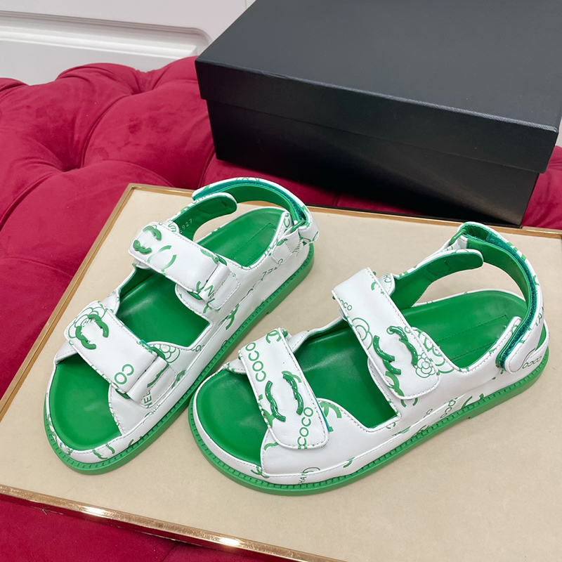 Luxury Designer Womens Sandals Platform Cowhide Women Slippers Adjustable Foot Size Hardware Metal Buckle Printed Beach Shoe Suspender Open Shoe Mule Loafers, Box
Luxury Designer Womens Sandals Platform Cowhide Women Slippers Adjustable Foot Size Hardware Metal Buckle Printed Beach Shoe Suspender Open Shoe Mule Loafers, Box