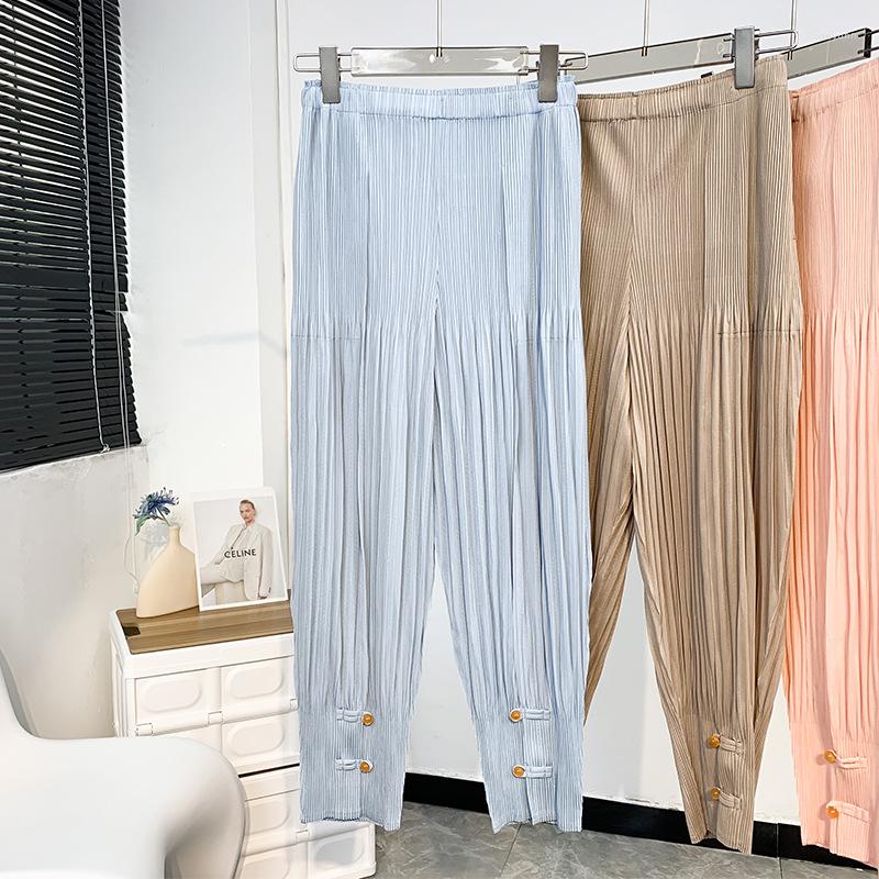 Women's Pants Large Size Loose Casual Women's Fashion Pleated High Waist Nine Points Bloomers Harem All-match, Picture color
Women's Pants Large Size Loose Casual Women's Fashion Pleated High Waist Nine Points Bloomers Harem All-match, Picture color