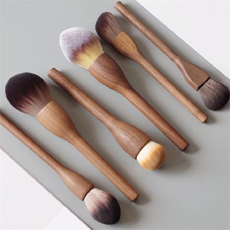 Makeup Tools 1Pcs European Vintage Wood Handle Brush High Quality Walnut Loose Powder Blush Foundation Contour Super Soft 230413