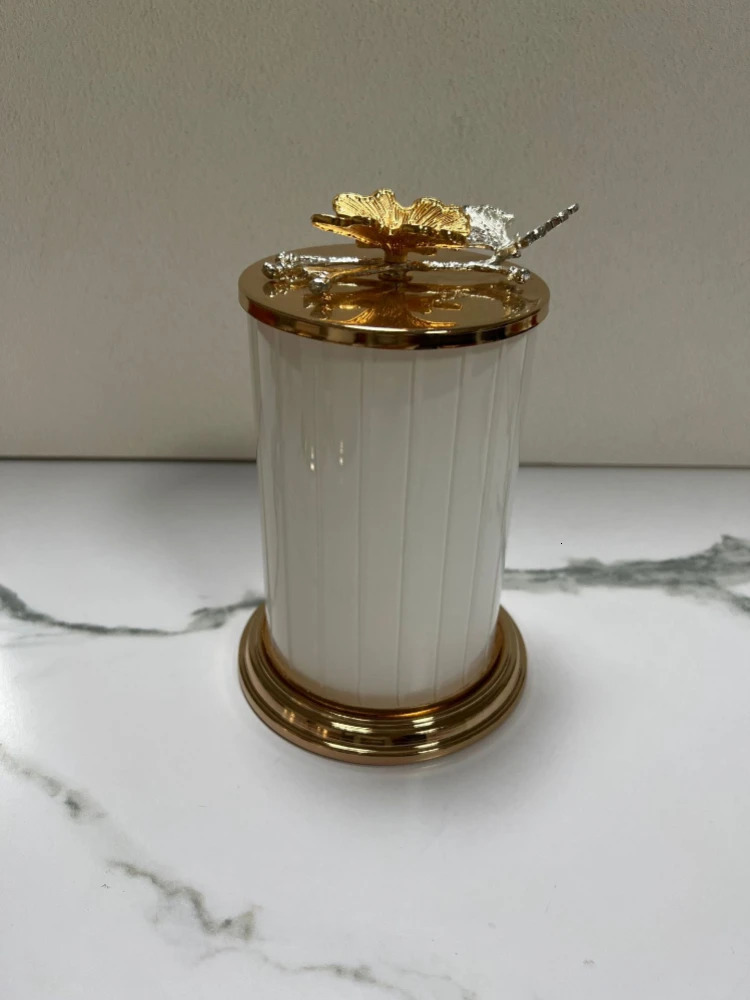Storage Bottles Jars French White Ceramic Jewelry Cotton Swab Box Butterfly Candy Jar Table Top Sealed Jar Candle Holder Creative Dried Fruit Storage 