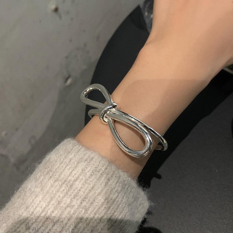 Bangle LIVVY Silver Color Style Big Bowknot Bracelet For Women Fashion Creative Elegance Handmade Jewelry Gifts
Bangle LIVVY Silver Color Style Big Bowknot Bracelet For Women Fashion Creative Elegance Handmade Jewelry Gifts