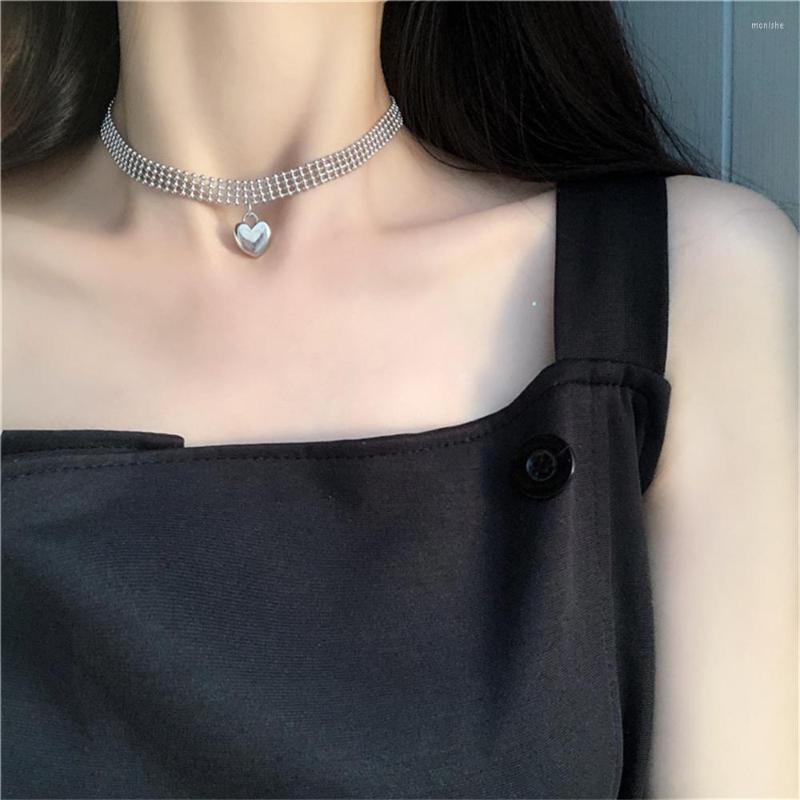 Choker Luxury Crystal Multilayer Necklace Women Bundle Neck Fashion Heart Pendent Punk Jewelry Clavicle Chain
Choker Luxury Crystal Multilayer Necklace Women Bundle Neck Fashion Heart Pendent Punk Jewelry Clavicle Chain