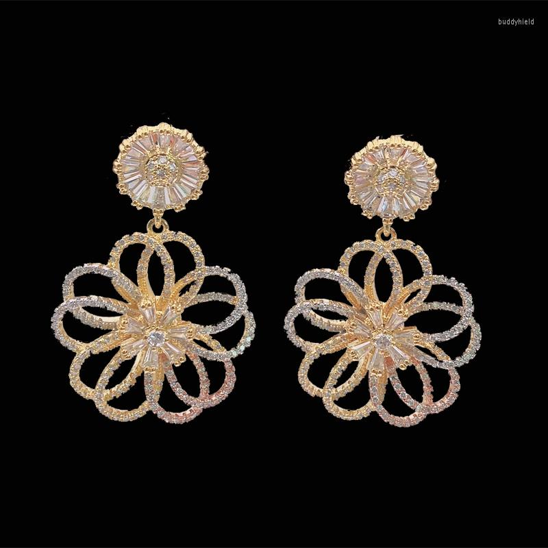 Dangle Earrings Lanyika Fashion Jewelry Young Lovely Hollow Lines Flower Cute Zircon Micro Plated Anniversary Birthday Trendy Gift
Dangle Earrings Lanyika Fashion Jewelry Young Lovely Hollow Lines Flower Cute Zircon Micro Plated Anniversary Birthday Trendy Gift