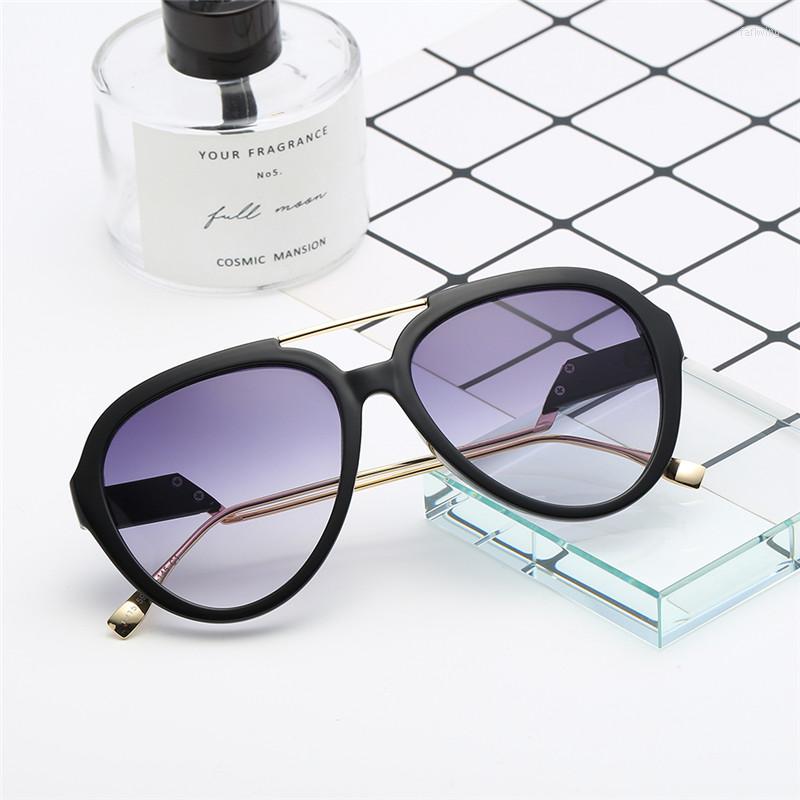 Sunglasses Women Retro Pilot Mirror Sun Glasses Vintage Fashion Metal Leg Brand Design UV400 Unisex Driving
Sunglasses Women Retro Pilot Mirror Sun Glasses Vintage Fashion Metal Leg Brand Design UV400 Unisex Driving