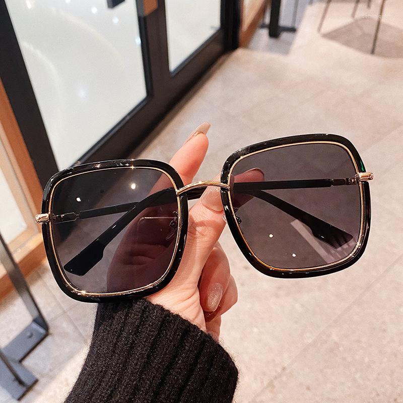 Sunglasses Oulylan Women's Square Fashion Vintage Gradient Sun Glasses Female Oversized Clear Blue Pink Shades Eyewear UV400
Sunglasses Oulylan Women's Square Fashion Vintage Gradient Sun Glasses Female Oversized Clear Blue Pink Shades Eyewear UV400