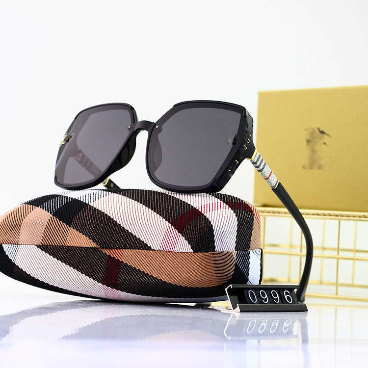 New B Family Letter Polarized Frameless Men's and Women's Fashion Square Big Brand Fashion Sunglasses
New B Family Letter Polarized Frameless Men's and Women's Fashion Square Big Brand Fashion Sunglasses