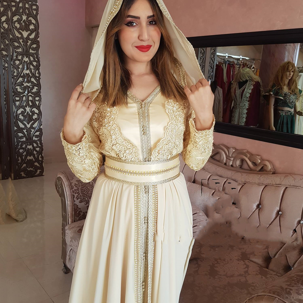 Elegant Arabic Moroccan Kaftan Evening Formal Dresses With Hat Lace Appliques Long Sleeves Floor Length A-Line Modest Muslim Beige Prom Party Gowns