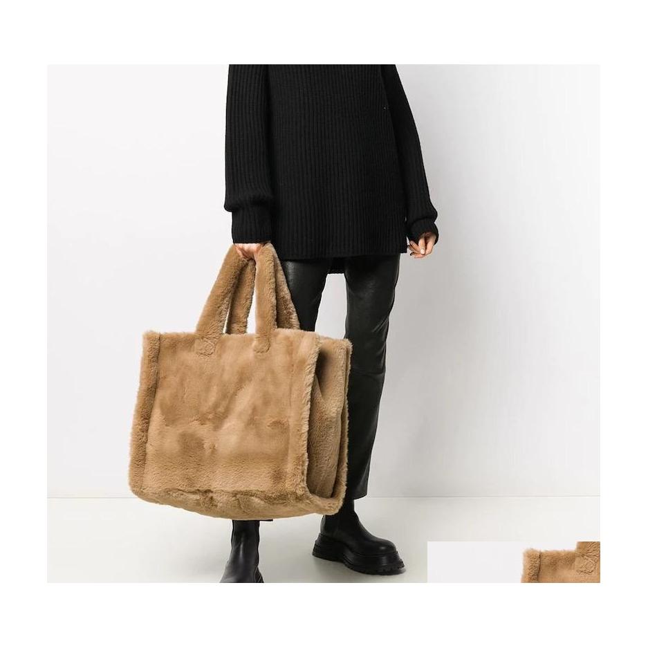 Evening Bags Fashion Overlarge Tote Bag Luxury Faux Fur Women Handbags Designer Lady Hand Fluffy Soft Plush Shopper Warm Winter 2022 Dhli0, White
Evening Bags Fashion Overlarge Tote Bag Luxury Faux Fur Women Handbags Designer Lady Hand Fluffy Soft Plush Shopper Warm Winter 2022 Dhli0, White