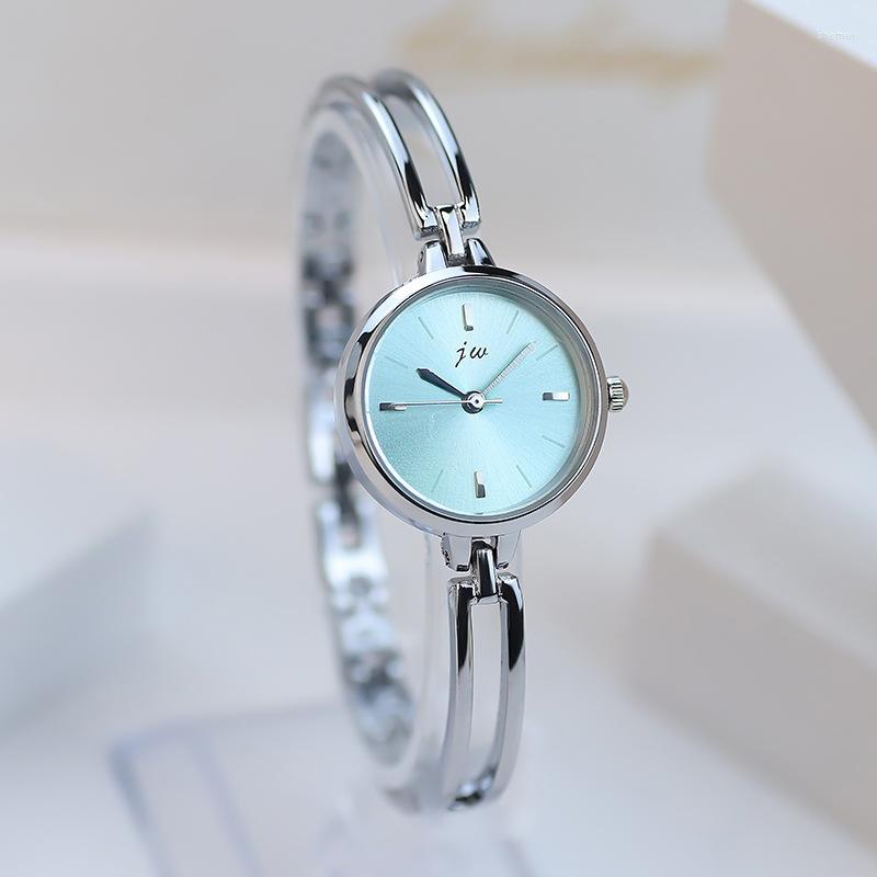 Wristwatches Fashion Small Dial Silver Bracelet Watch For Women Luxury Alloy Strap Quartz Ladies Gift Girls Rose Gold Drop, White
Wristwatches Fashion Small Dial Silver Bracelet Watch For Women Luxury Alloy Strap Quartz Ladies Gift Girls Rose Gold Drop, White