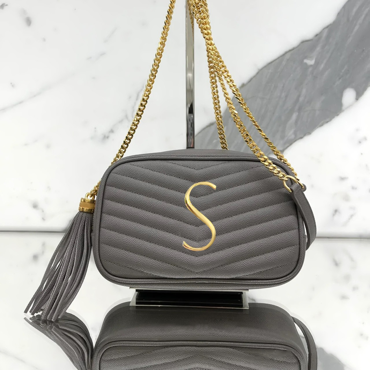 Women's mens LOU camera tassel quilted Camera Bags yslity Genuine Leather designer bag metal handbag Luxury the tote bag famous caviar clutch Crossbody shoulder Bags, Red gold
Women's mens LOU camera tassel quilted Camera Bags yslity Genuine Leather designer bag metal handbag Luxury the tote bag famous caviar clutch Crossbody shoulder Bags, Red gold