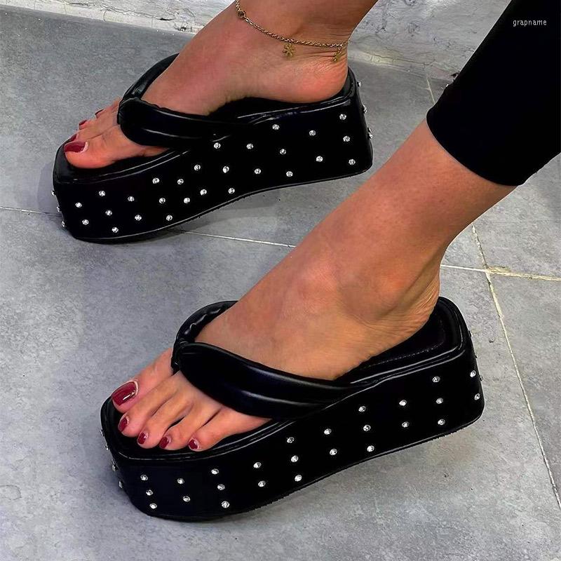 Slippers Casual Woven Style Platform Sandals For Women Selling Summer Beach Solid Color Thick Sole Nail Bead Female, Apricot
Slippers Casual Woven Style Platform Sandals For Women Selling Summer Beach Solid Color Thick Sole Nail Bead Female, Apricot