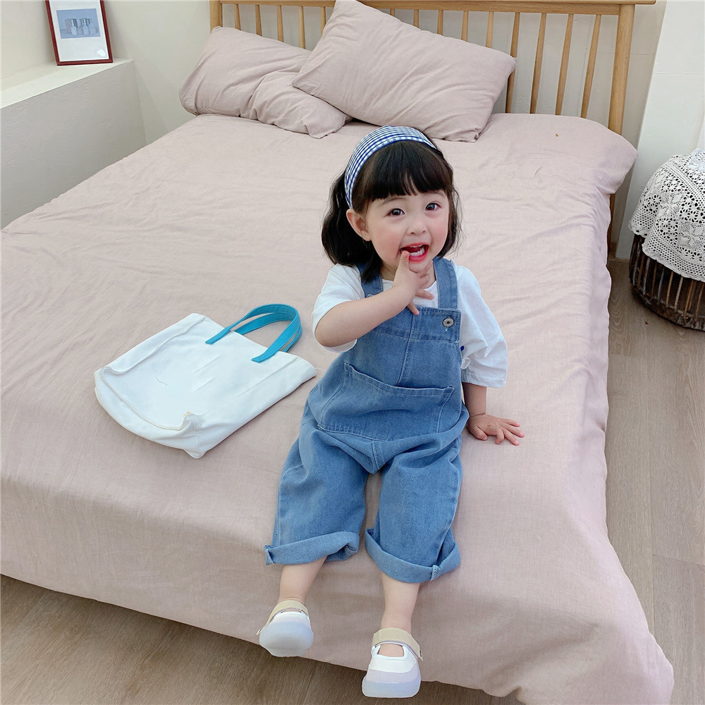 Overalls Children's Denim Overalls Spring Summer Casual Loose Suspender Trousers Fashion Korean Baby Girls Jumpsuits 230414, Beige
Overalls Children's Denim Overalls Spring Summer Casual Loose Suspender Trousers Fashion Korean Baby Girls Jumpsuits 230414, Beige
