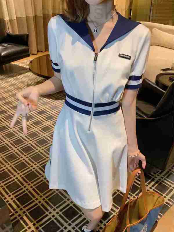 Casual Dresses designer 23 Spring/Summer New Navy Collar Blue White Contrast Zipper Waist Embroidery Age Reducing Short Sleeve Dress 2JMT, Navy blue
Casual Dresses designer 23 Spring/Summer New Navy Collar Blue White Contrast Zipper Waist Embroidery Age Reducing Short Sleeve Dress 2JMT, Navy blue