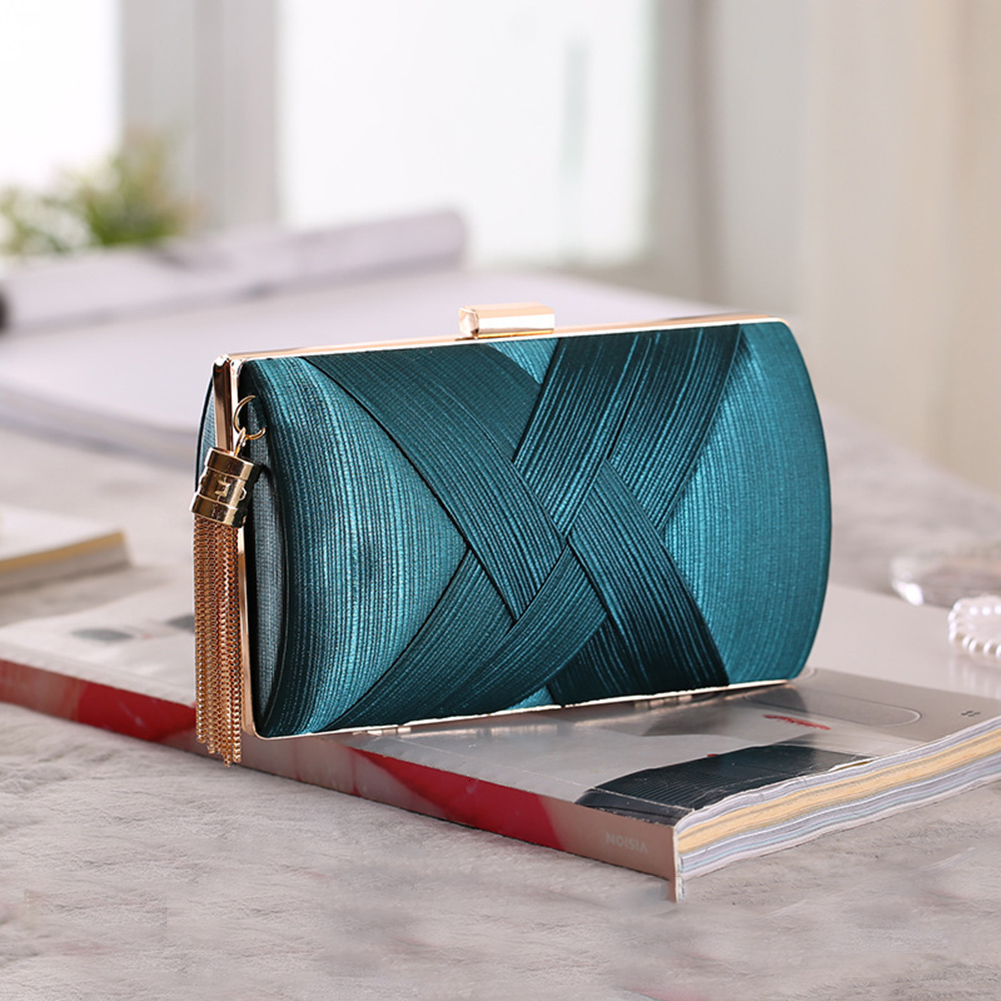 Evening Bags Fashion Tassel Women Evening Bags Ladies Trend Exquisite Clutch Purse Wedding Bridal Prom Night Club Dinner Party Handbags 230414, Silver
Evening Bags Fashion Tassel Women Evening Bags Ladies Trend Exquisite Clutch Purse Wedding Bridal Prom Night Club Dinner Party Handbags 230414, Silver