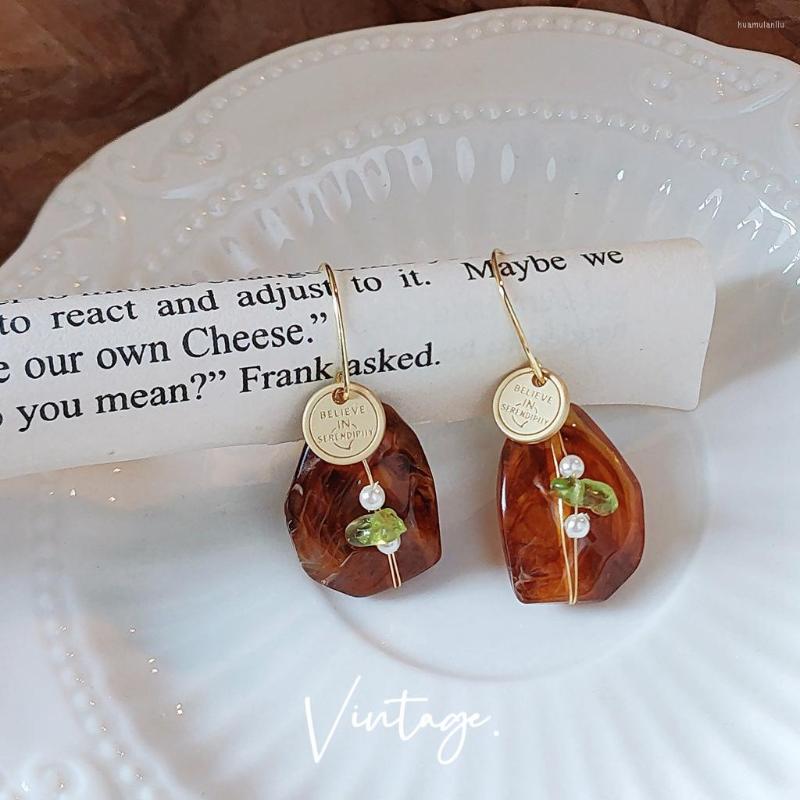 Stud Earrings Fashion Niche High-end Female Retro Hong Kong Style Exquisite Aesthetic Geometric Drop-shaped Tide
Stud Earrings Fashion Niche High-end Female Retro Hong Kong Style Exquisite Aesthetic Geometric Drop-shaped Tide