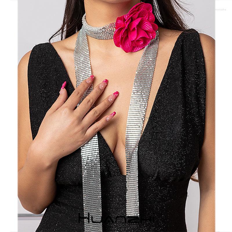 Choker Retro Exaggerated Flower Fabric Long Shiny Wide Chain Metal Aluminum Grid Necklace For Women Dinner Party Luxury
Choker Retro Exaggerated Flower Fabric Long Shiny Wide Chain Metal Aluminum Grid Necklace For Women Dinner Party Luxury