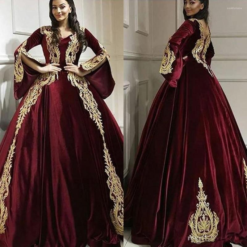 Party Dresses 2023 Gothic Burgundy Prom Dress Velvet Long Sleeve Gold Lace Appliqued V Neck Classic Arabic Formal Evening Gowns, Blue
Party Dresses 2023 Gothic Burgundy Prom Dress Velvet Long Sleeve Gold Lace Appliqued V Neck Classic Arabic Formal Evening Gowns, Blue