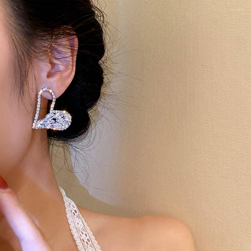 Stud Earrings Fashion Heart Zircon Hollow For Women Design Love 2023 Trend Girls Jewelry
Stud Earrings Fashion Heart Zircon Hollow For Women Design Love 2023 Trend Girls Jewelry