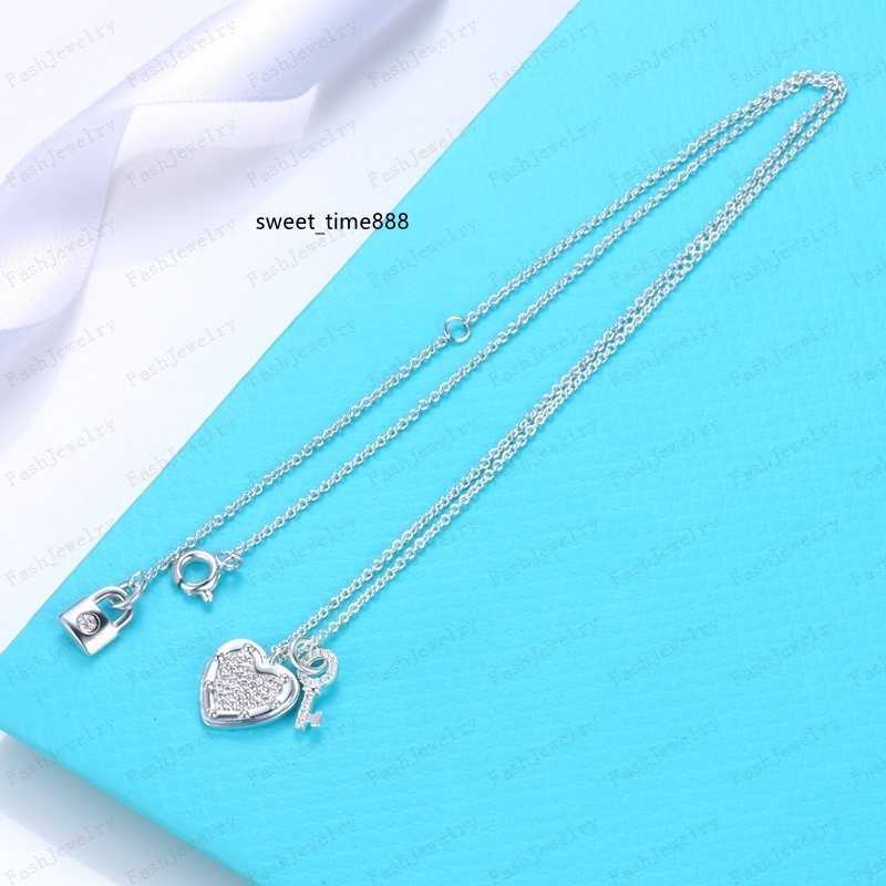 Designer full diamond love necklace female stainless steel couple gold chain square pendant neck luxury jewelry gift girlfriend accessories wholesale with box
Designer full diamond love necklace female stainless steel couple gold chain square pendant neck luxury jewelry gift girlfriend accessories wholesale with box
