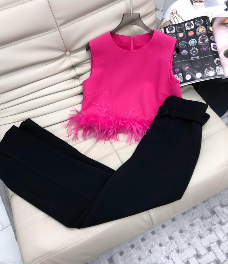 Women' Two Piece Pants 2023 Women Fashion Suit Crew Neck Vest Feather Small Top High Waist Trousers 2-piece Set 0407
Women' Two Piece Pants 2023 Women Fashion Suit Crew Neck Vest Feather Small Top High Waist Trousers 2-piece Set 0407