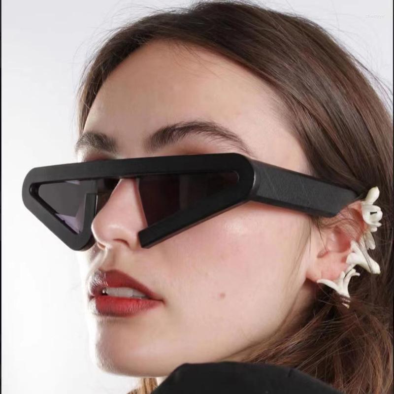 Sunglasses Fashion Brand Designer Y2K Triangle Women For Men Trend Sun Glasses Luxury Vintage Punk UV400 Hip Hop Shades
Sunglasses Fashion Brand Designer Y2K Triangle Women For Men Trend Sun Glasses Luxury Vintage Punk UV400 Hip Hop Shades