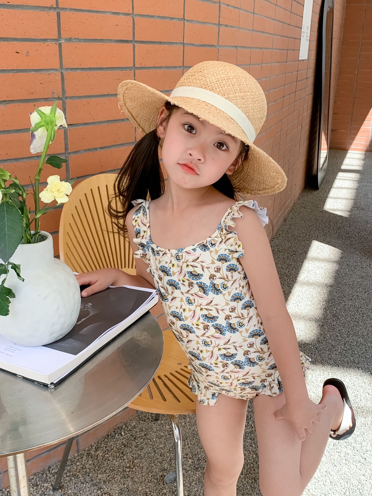Classic dandelion one-piece swimsuit for girls with high quality nylon fabric resort style cute swimsuit, Customize
Classic dandelion one-piece swimsuit for girls with high quality nylon fabric resort style cute swimsuit, Customize