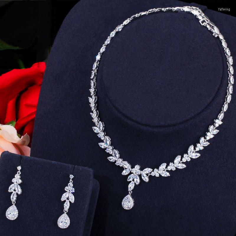 Necklace Earrings Set ThreeGraces Classic Shiny Cubic Zirconia Leaf Shape Bridal CZ And For Ladies Fashion Party Jewelry TZ843, Picture shown
Necklace Earrings Set ThreeGraces Classic Shiny Cubic Zirconia Leaf Shape Bridal CZ And For Ladies Fashion Party Jewelry TZ843, Picture shown