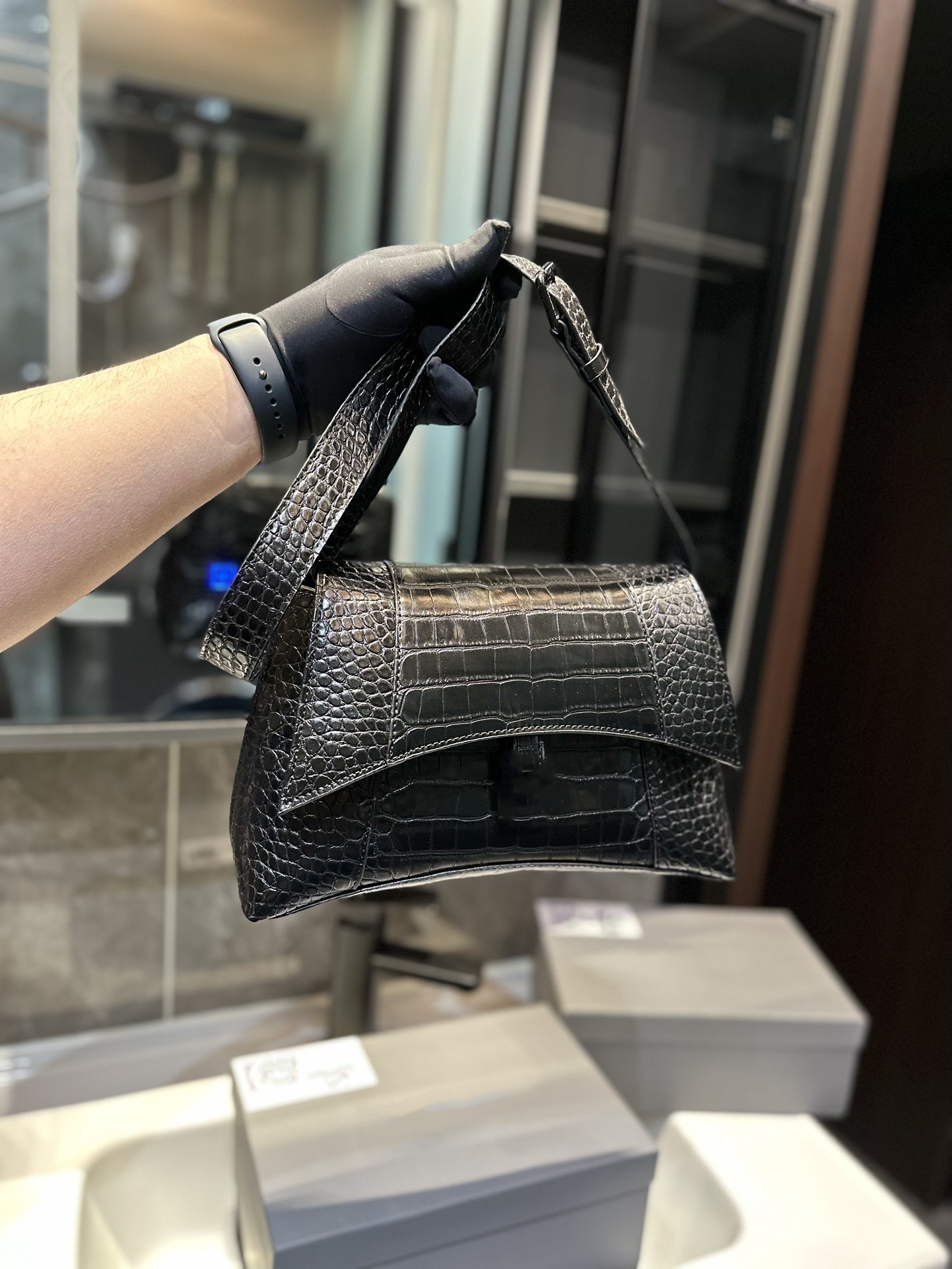 2023 New Hourglass Bag Large Capacity One Shoulder Underarm Bag Premium Soft Leather Casual Crossbody Bag Retro Women's Bag, Black
2023 New Hourglass Bag Large Capacity One Shoulder Underarm Bag Premium Soft Leather Casual Crossbody Bag Retro Women's Bag, Black