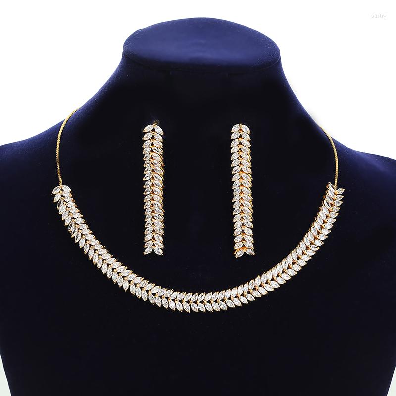 Necklace Earrings Set Choker Sets HADIYANA Gorgeous Women Party Wedding 2PCS Simple Leaf Shape High Quality CN1865-2 Conjunto De Joyas, Picture shown
Necklace Earrings Set Choker Sets HADIYANA Gorgeous Women Party Wedding 2PCS Simple Leaf Shape High Quality CN1865-2 Conjunto De Joyas, Picture shown