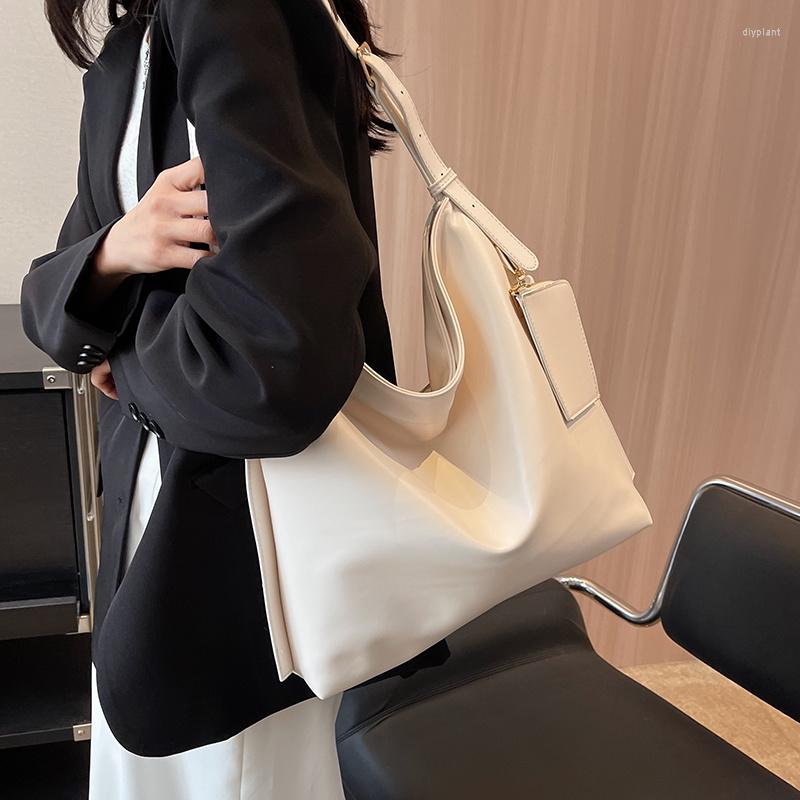 Evening Bags Shoulder Side For Women 2023 Spring In Vintage Large Capacity Solid Color PU Leather Crossbody Bag Handbags And Purse, Beige 
Evening Bags Shoulder Side For Women 2023 Spring In Vintage Large Capacity Solid Color PU Leather Crossbody Bag Handbags And Purse, Beige