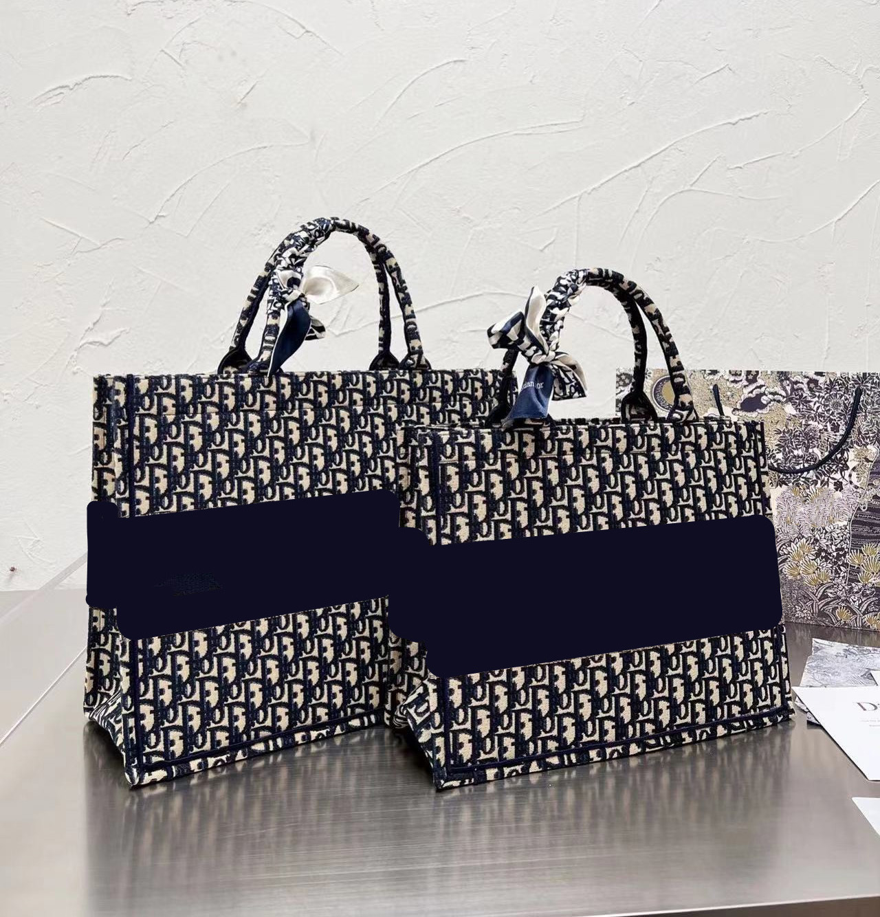 Luxury Designers the CD tote bag Top Original Totes Bag Tiger Embroidery BOOK Handbag TOTE Women's Classic Handle Laptop Large Capacity Shopping Bag Commuting Canvas, #13
Luxury Designers the CD tote bag Top Original Totes Bag Tiger Embroidery BOOK Handbag TOTE Women's Classic Handle Laptop Large Capacity Shopping Bag Commuting Canvas, #13