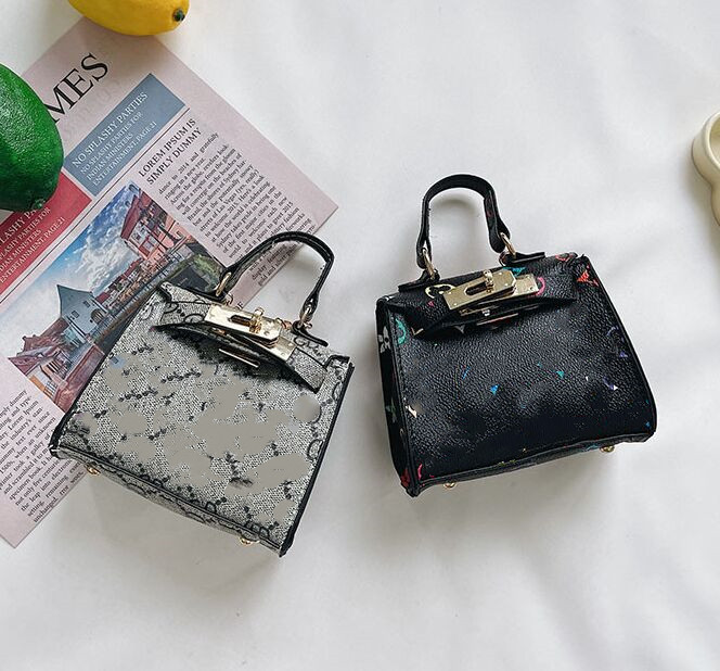 2023 Simple children handbag mini kids purse girls chain shoulder bags good selling, Black
2023 Simple children handbag mini kids purse girls chain shoulder bags good selling, Black