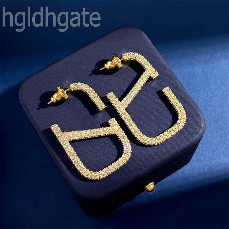 Big designer earrings plated golden stud earings metals hiphop rhinestone letters boho classics sparkle earrings for men street jewelry women ice out ZB031 F23
Big designer earrings plated golden stud earings metals hiphop rhinestone letters boho classics sparkle earrings for men street jewelry women ice out ZB031 F23