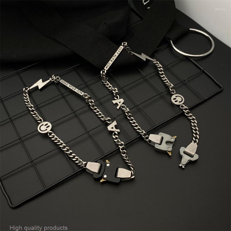 Chains Fashion Versatile High Street 1017 ALYX 9SM Safety Buckle Men Women Mesh Red Titanium Steel Vintage Necklace
Chains Fashion Versatile High Street 1017 ALYX 9SM Safety Buckle Men Women Mesh Red Titanium Steel Vintage Necklace